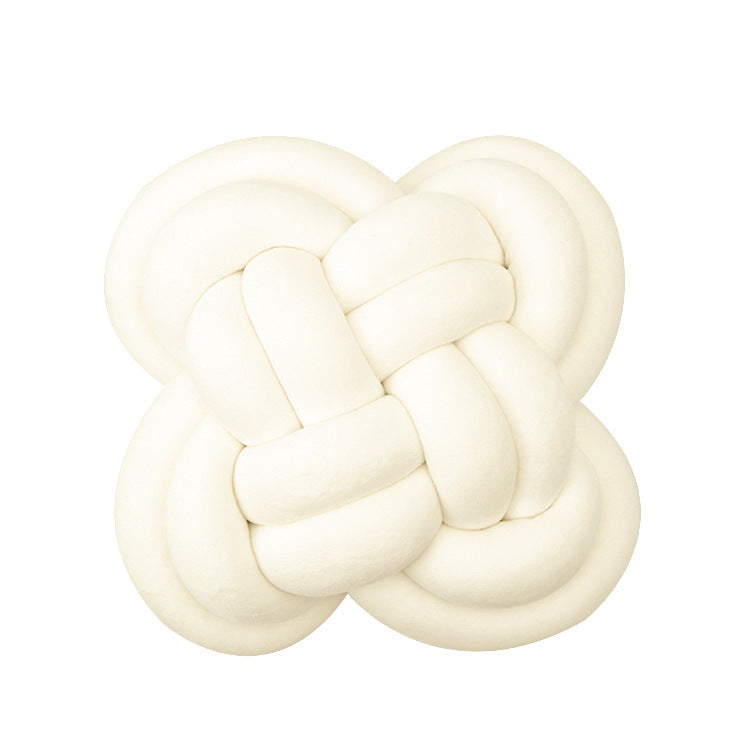 Knotted pillow