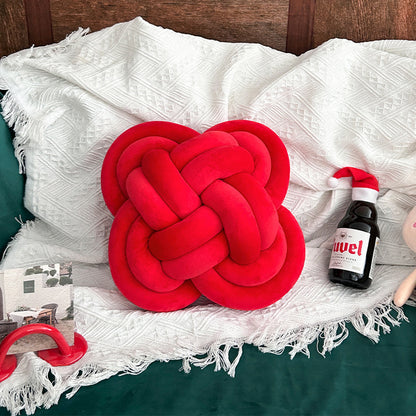Knotted pillow