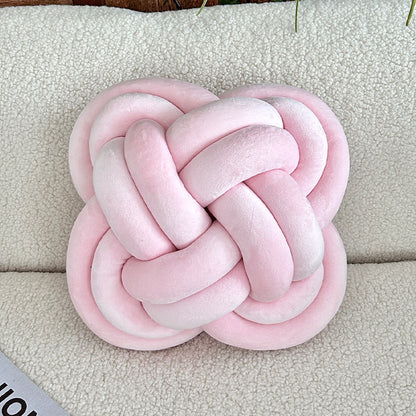 Knotted pillow