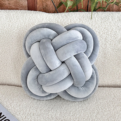 Knotted pillow
