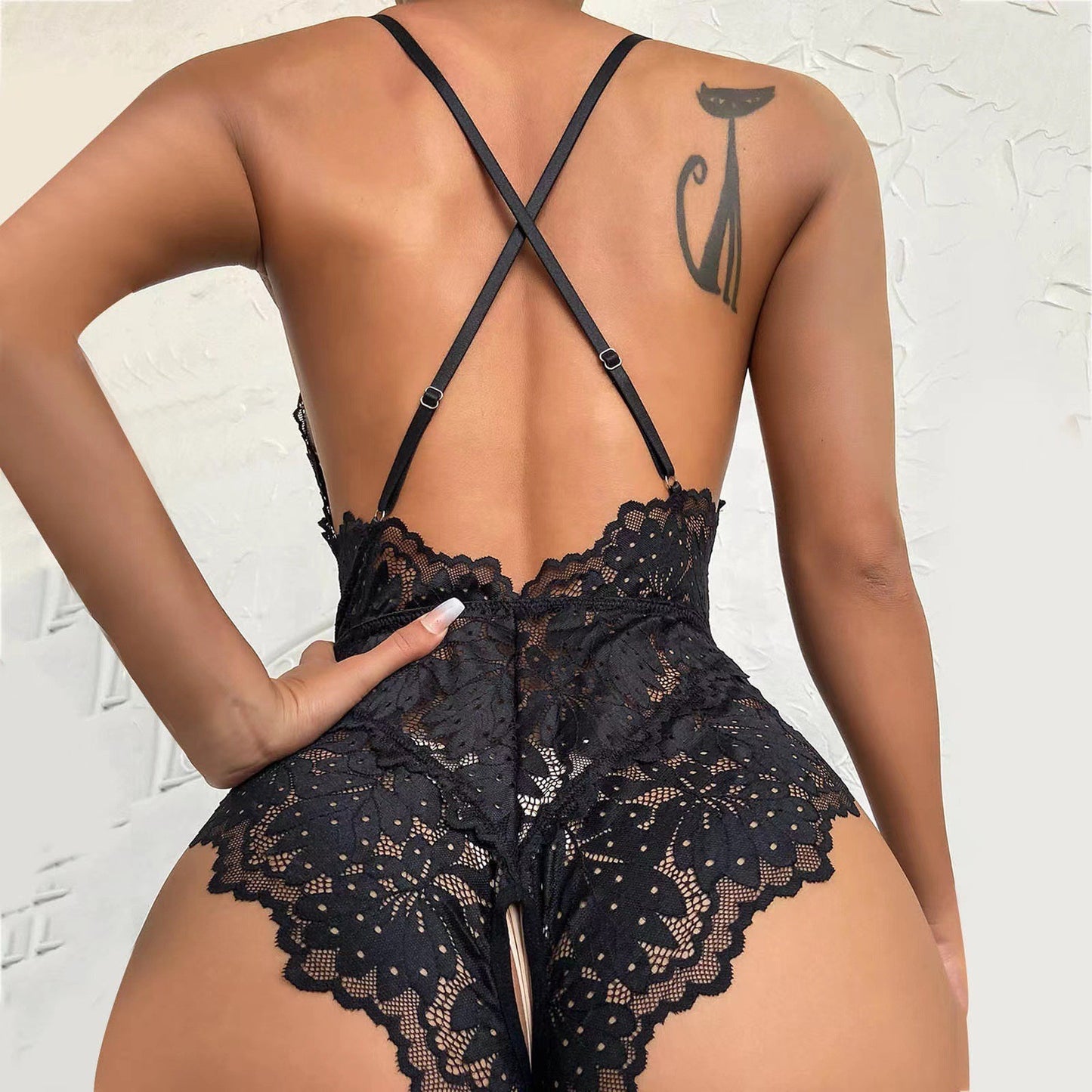 Lace cutout cross one-piece dress