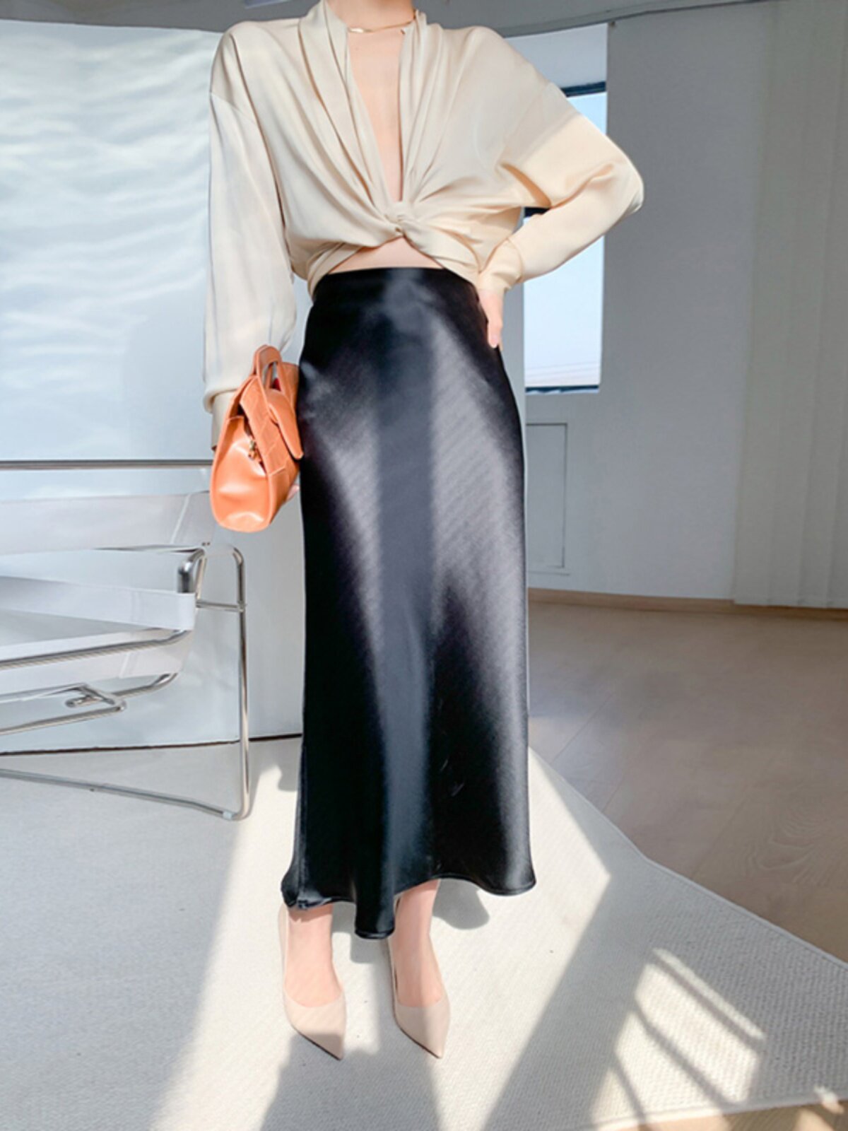 Lace half-length skirt