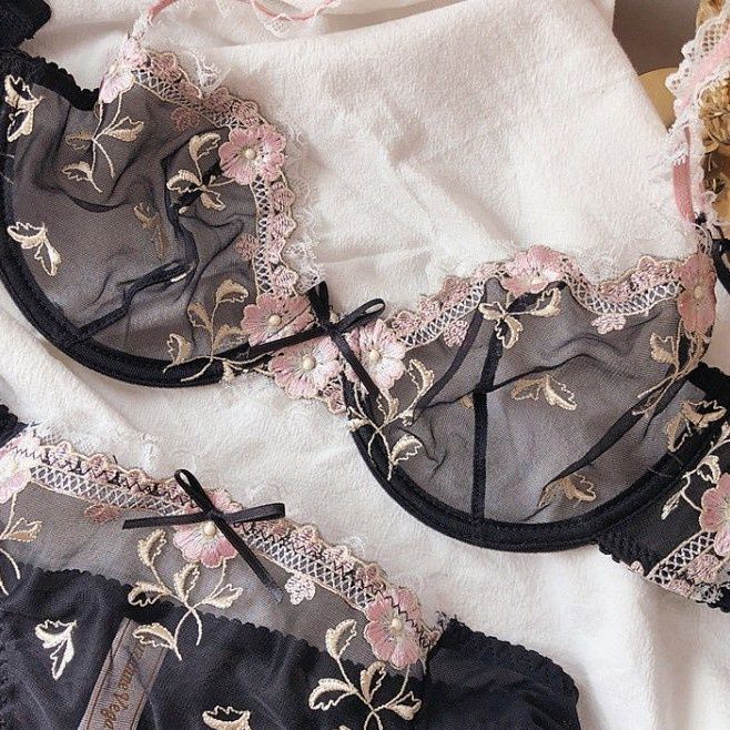 Lace lingerie set