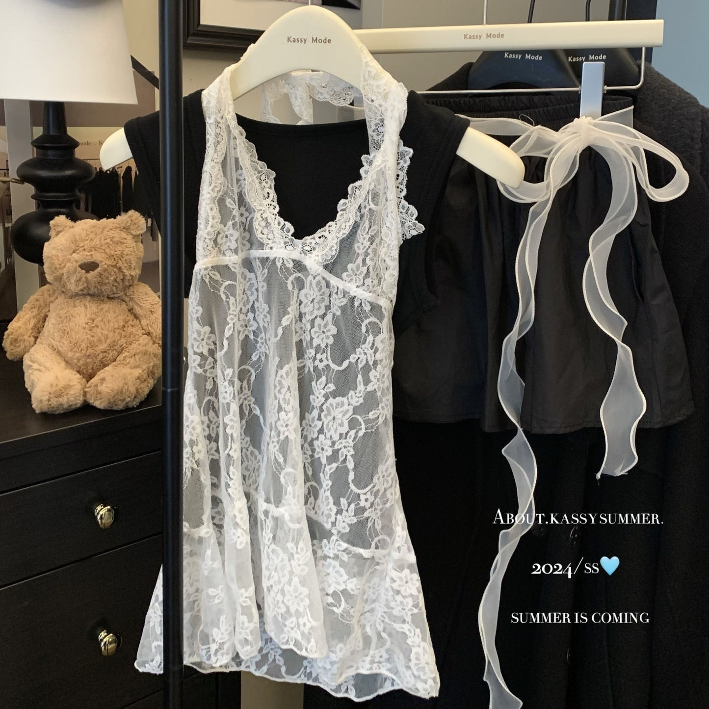 Lace neck sling strap