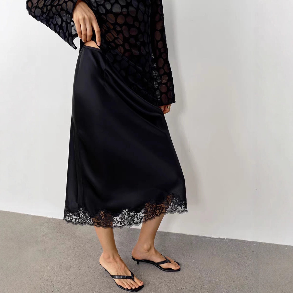 Lace skirt