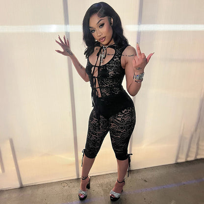 Lace Sleeveless Top and Capri Pants Set