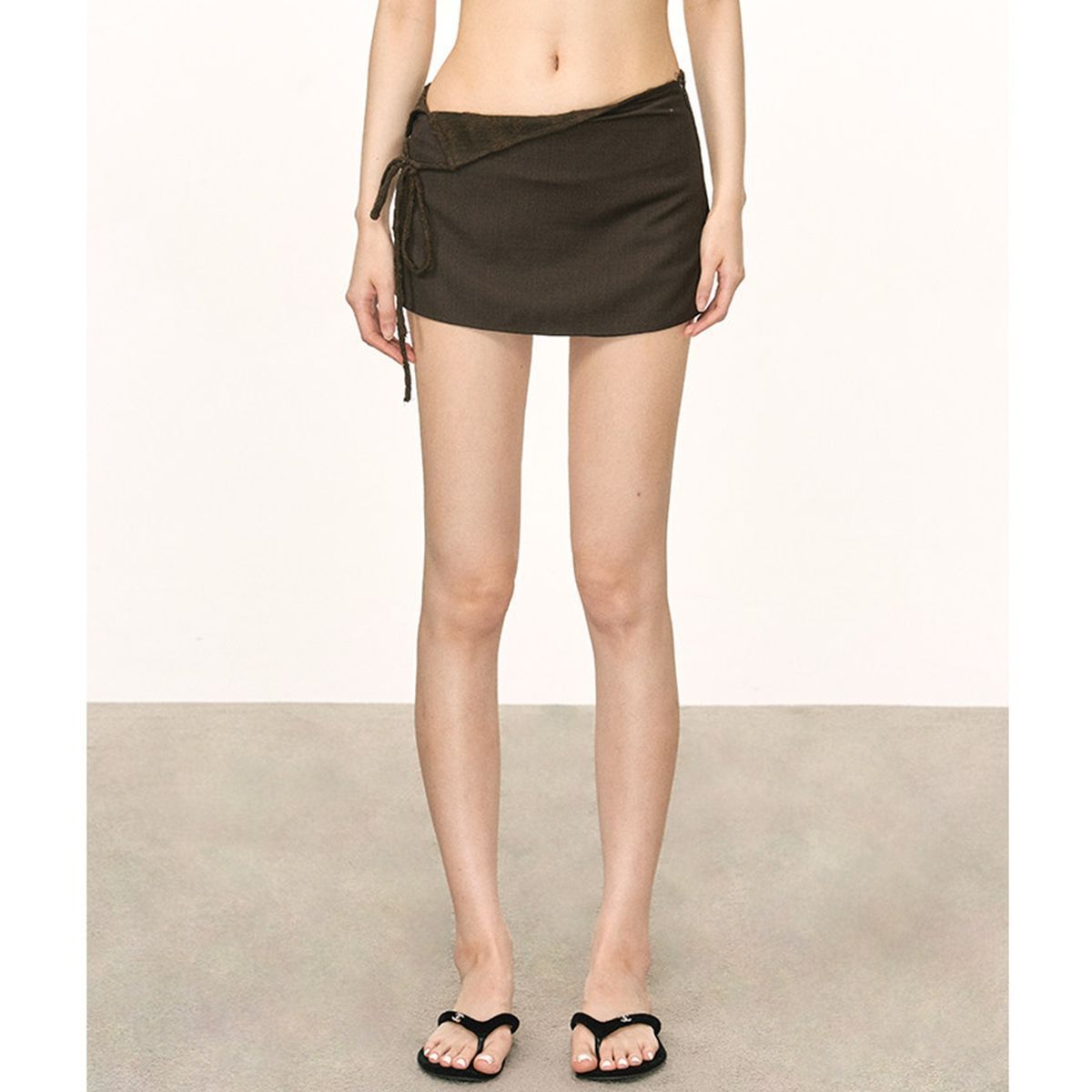 Lace-up skirt