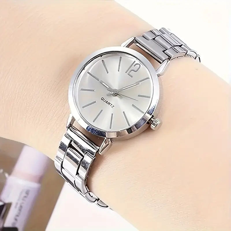 Lady's quartz watch