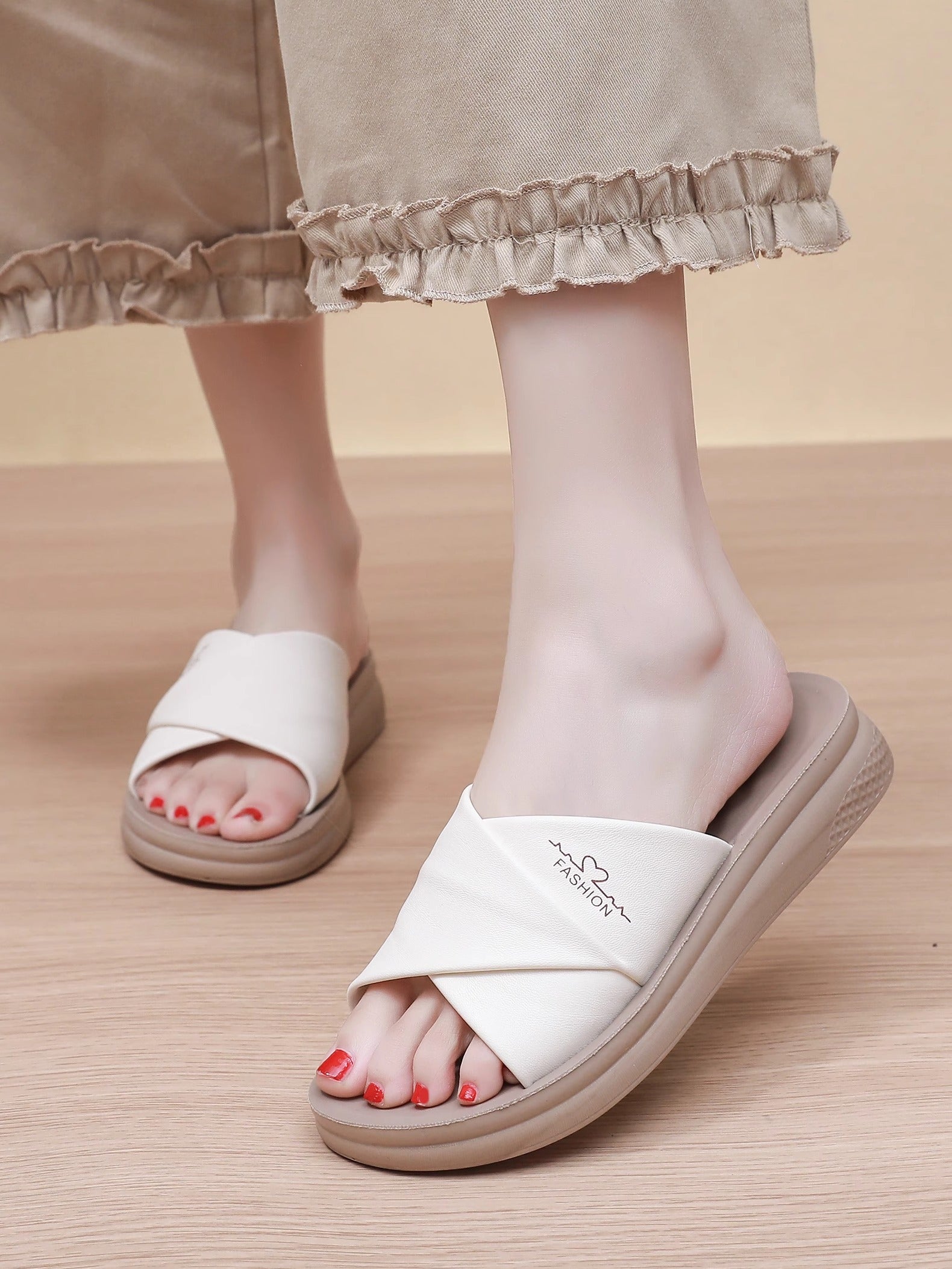Lady's slimming flip-flops