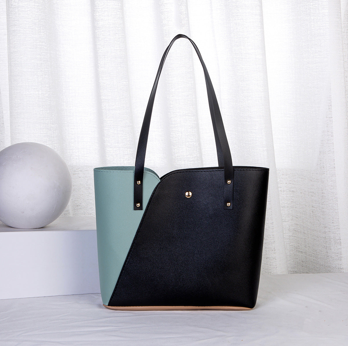 Large capacity bag