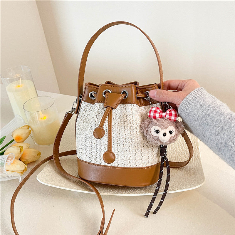 Large capacity bucket bag