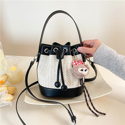 Large capacity bucket bag