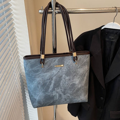 Large-Capacity Commuter Tote Bag