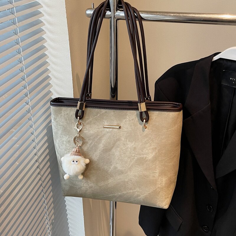 Large-Capacity Commuter Tote Bag