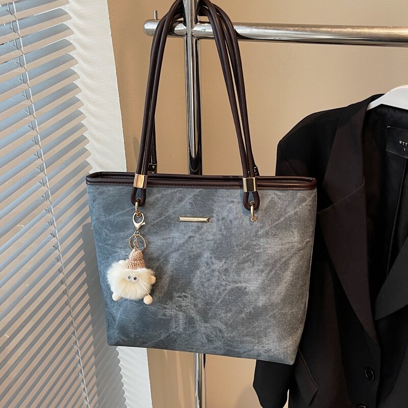 Large-Capacity Commuter Tote Bag