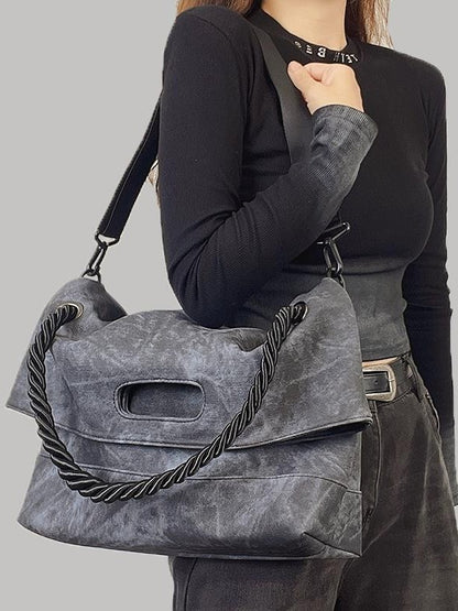 Large-capacity crossbody bag for commuting