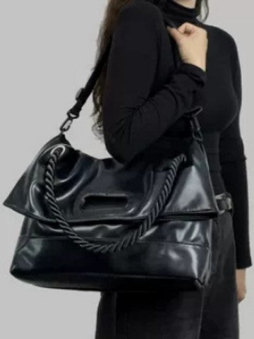 Large-capacity crossbody bag for commuting