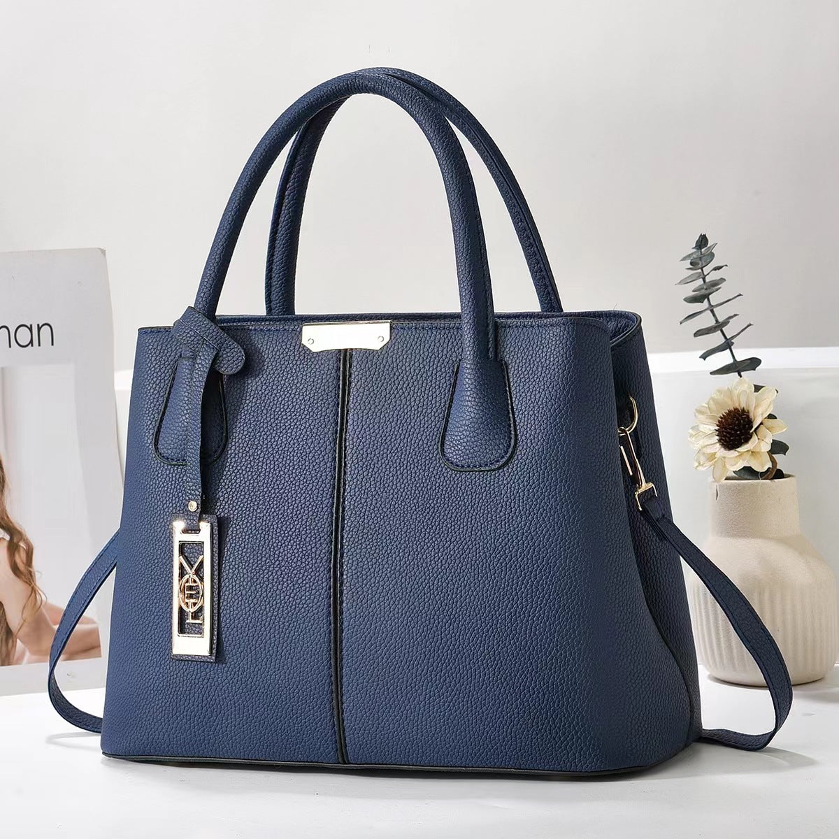 Large-capacity crossbody bag