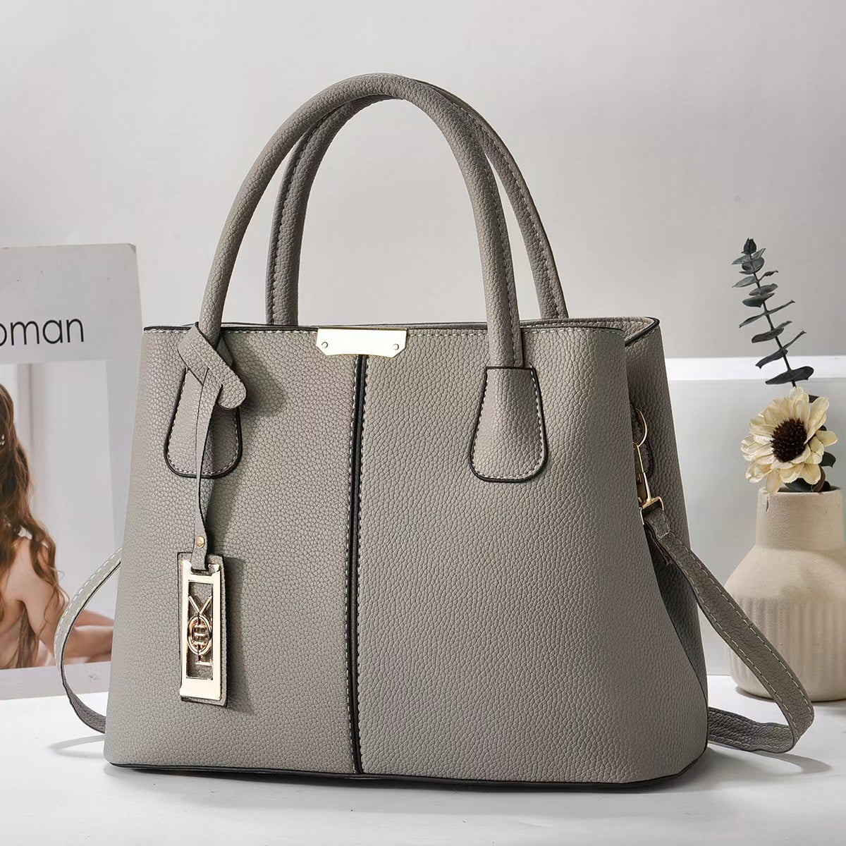 Large-capacity crossbody bag