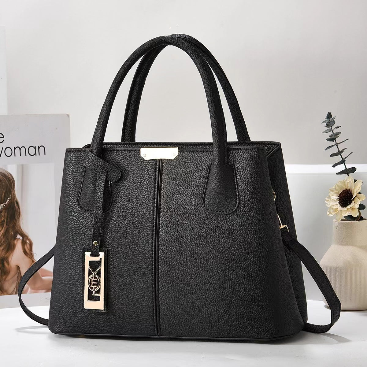 Large-capacity crossbody bag