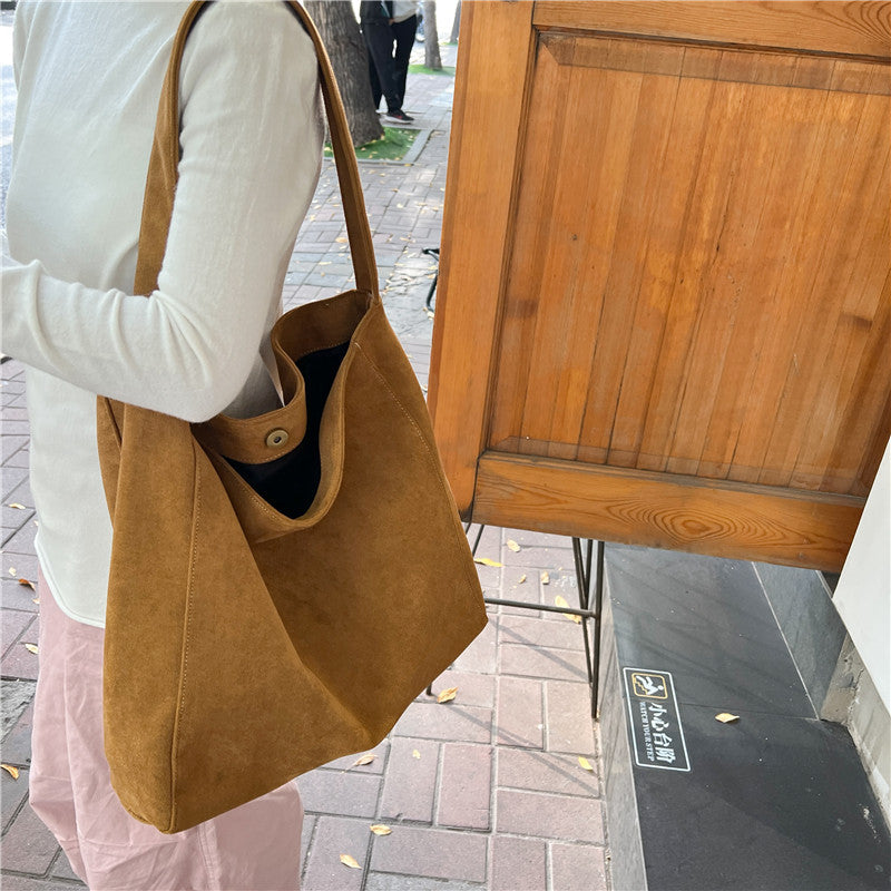 Large capacity frosted tote bag