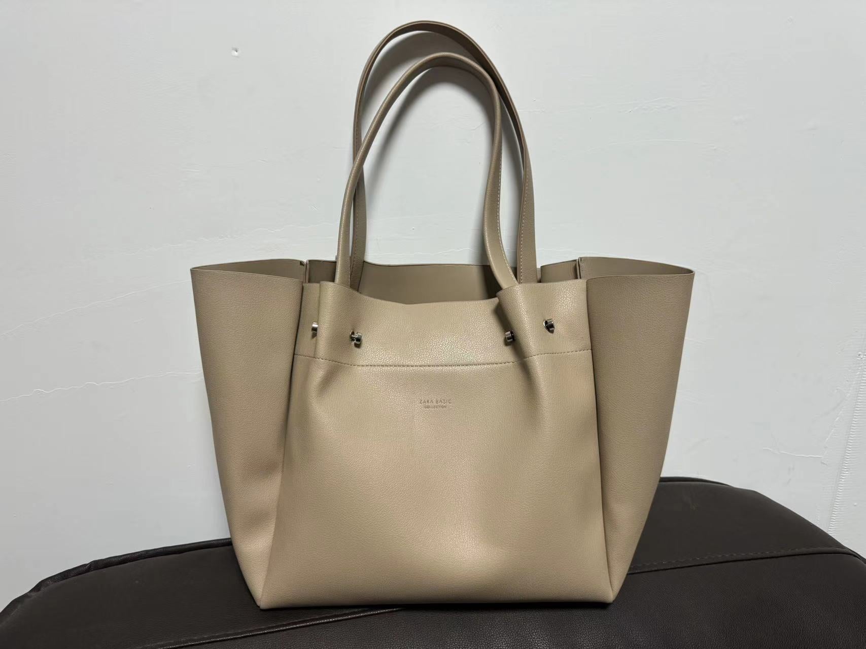 Large-capacity hand-held tote bag