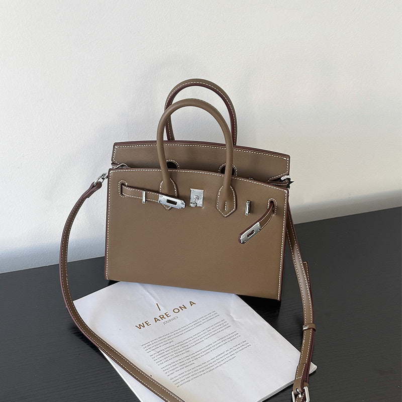 Large-capacity handbag