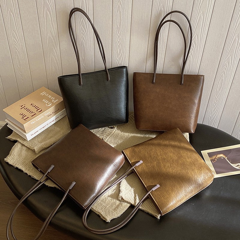 Large-capacity handbag