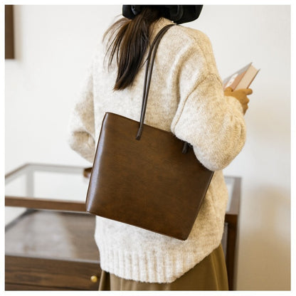 Large-capacity handbag