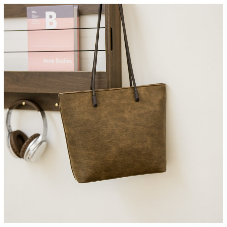 Large-capacity handbag