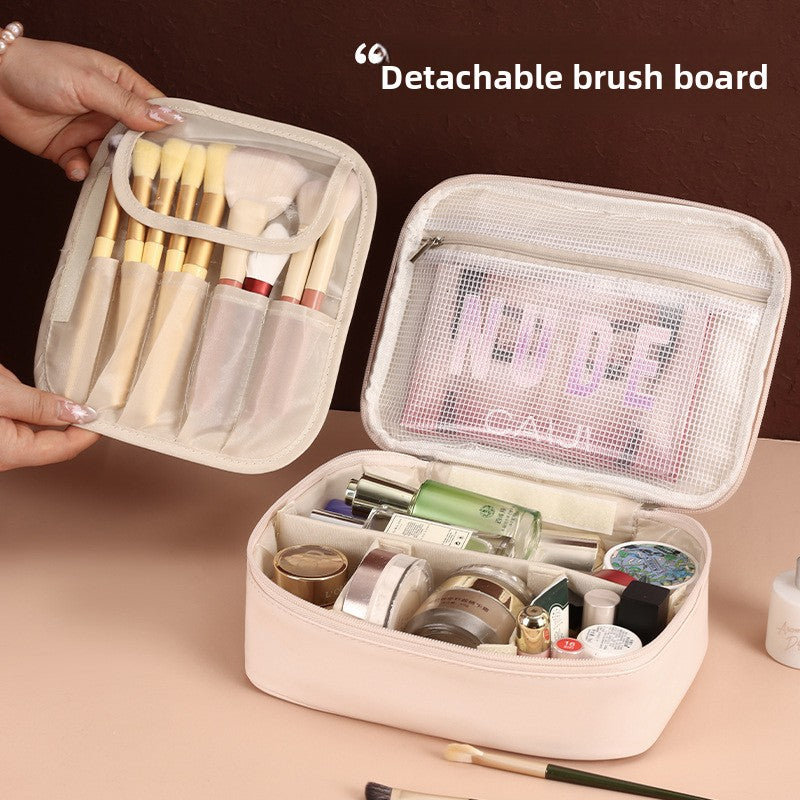 Large-capacity handbag with flexible compartments