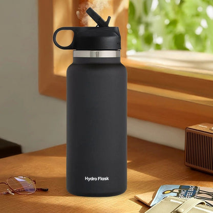 Large-capacity insulated water cup