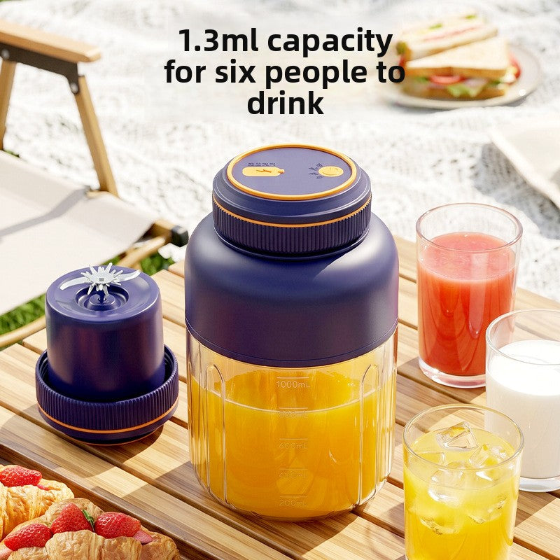 Large-capacity juicing cup