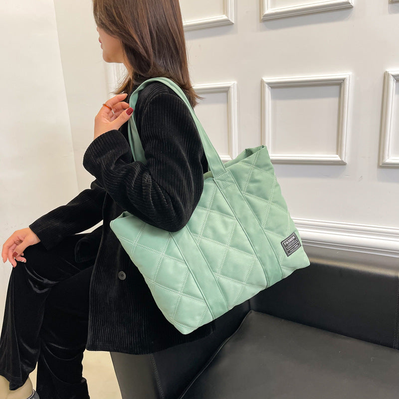 Large-capacity nylon fabric handbag