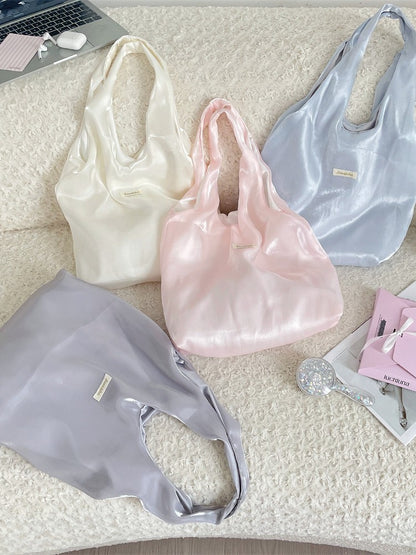 Large-capacity shoulder bag