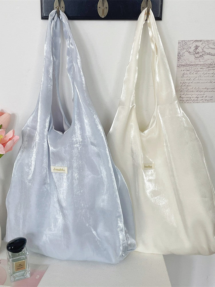 Large-capacity shoulder bag