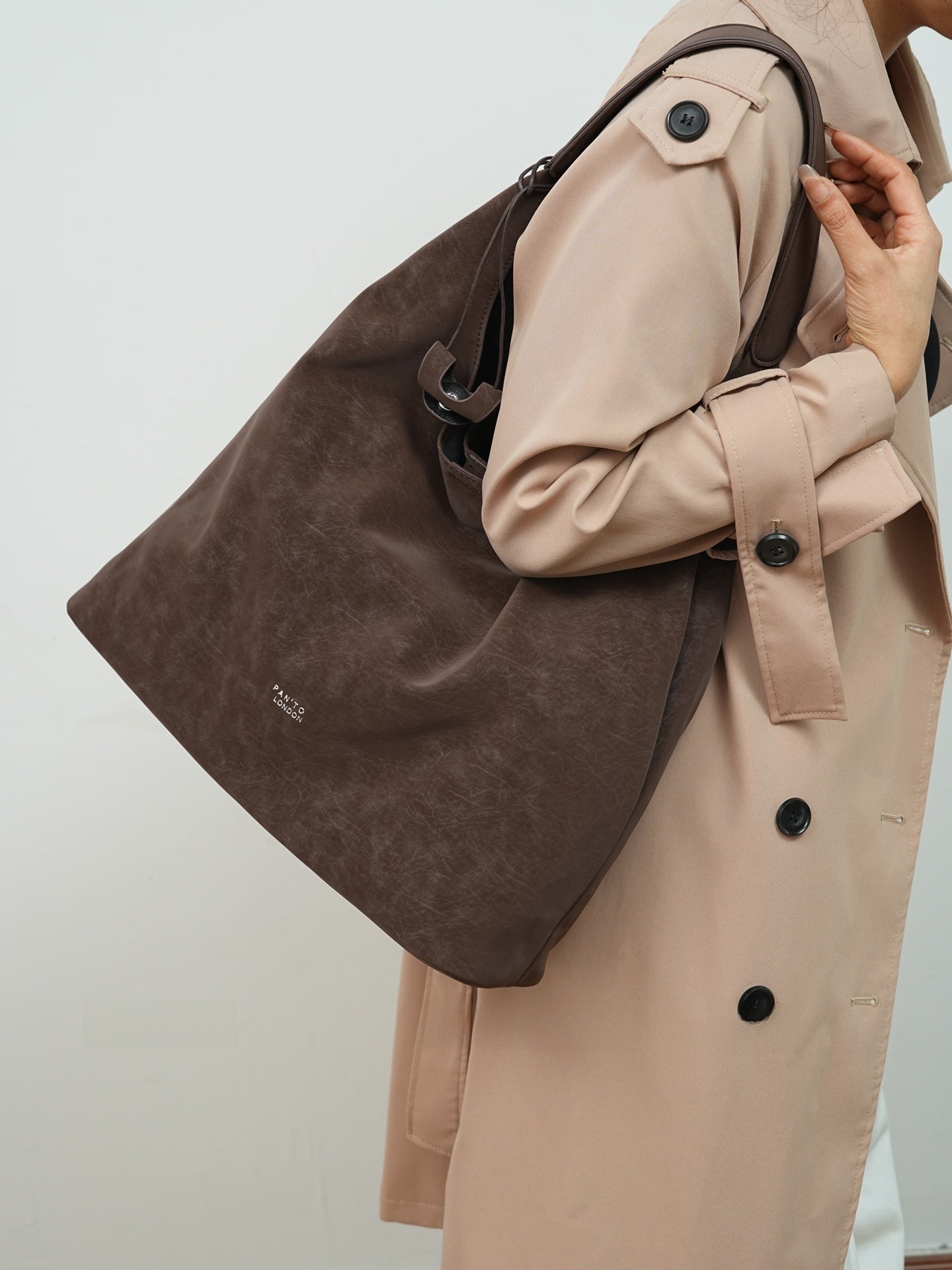 large capacity shoulder bag