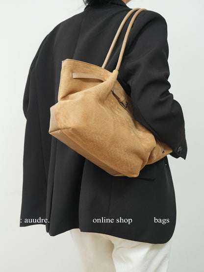 Large-Capacity Shoulder Bag