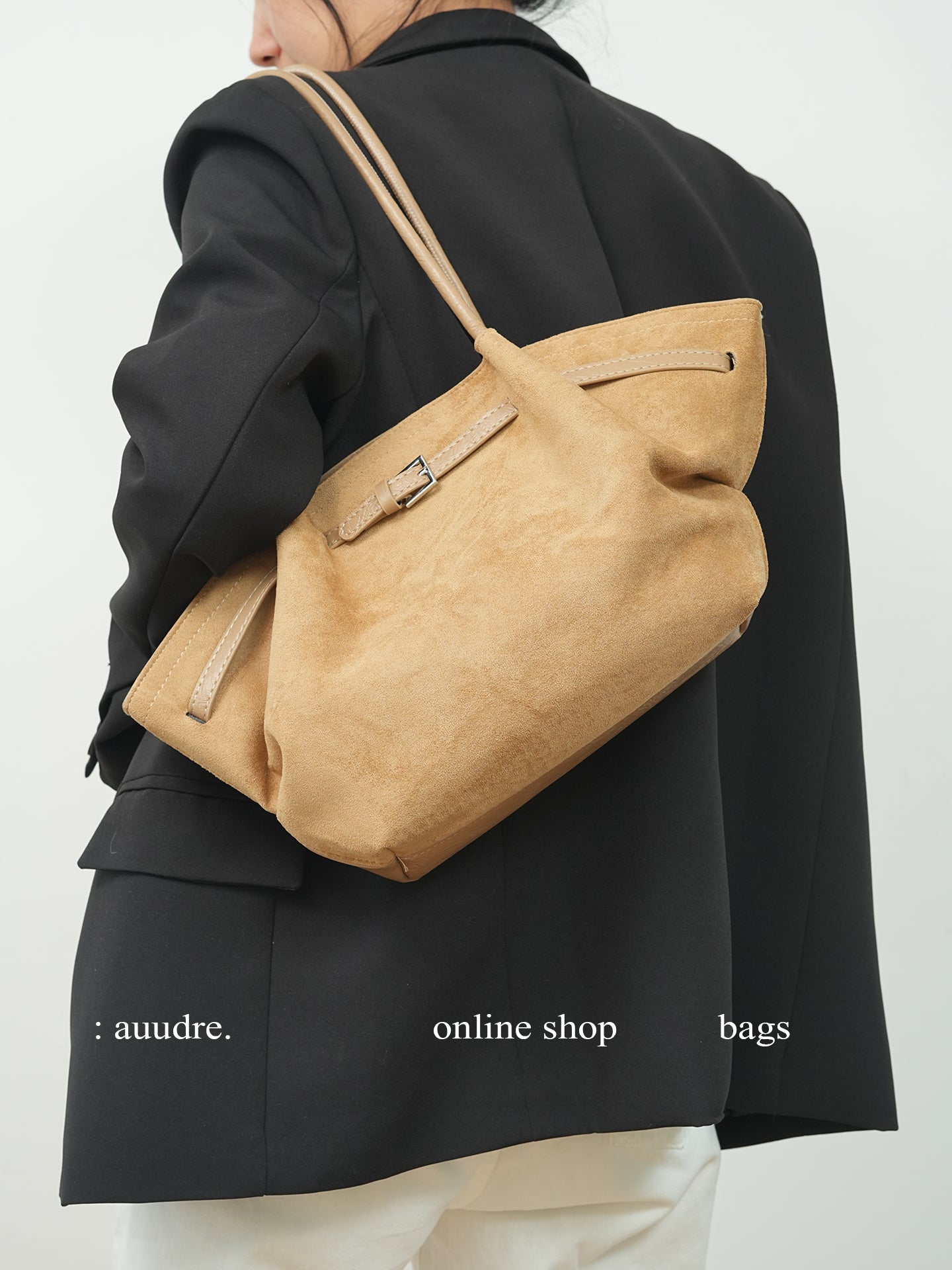 Large-Capacity Shoulder Bag