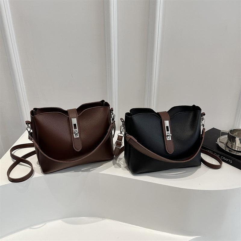 Large-capacity soft leather water bucket bag