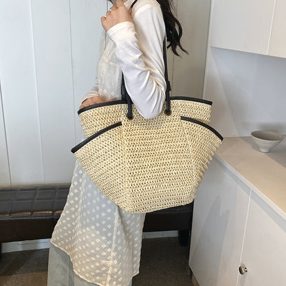 Large capacity straw bag for women