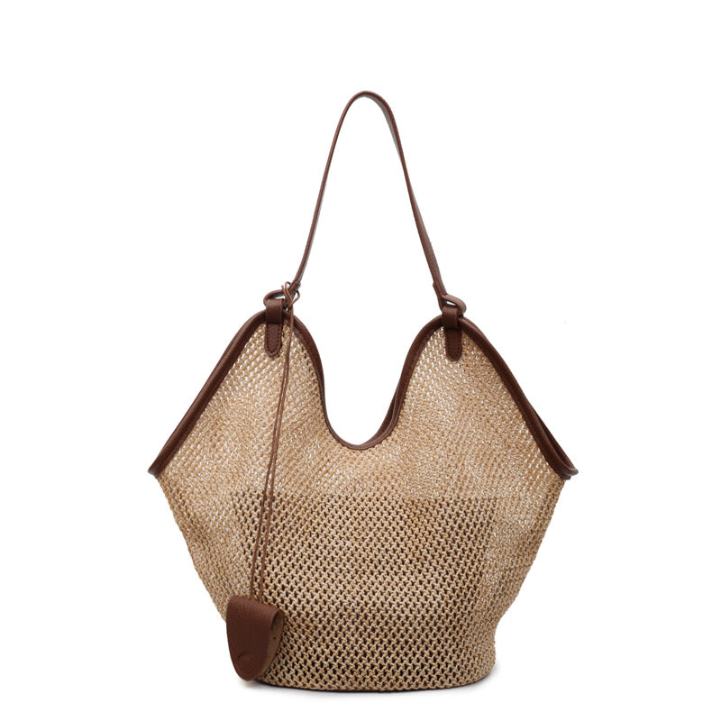 Large-capacity straw bag
