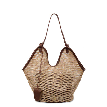 Large-capacity straw bag