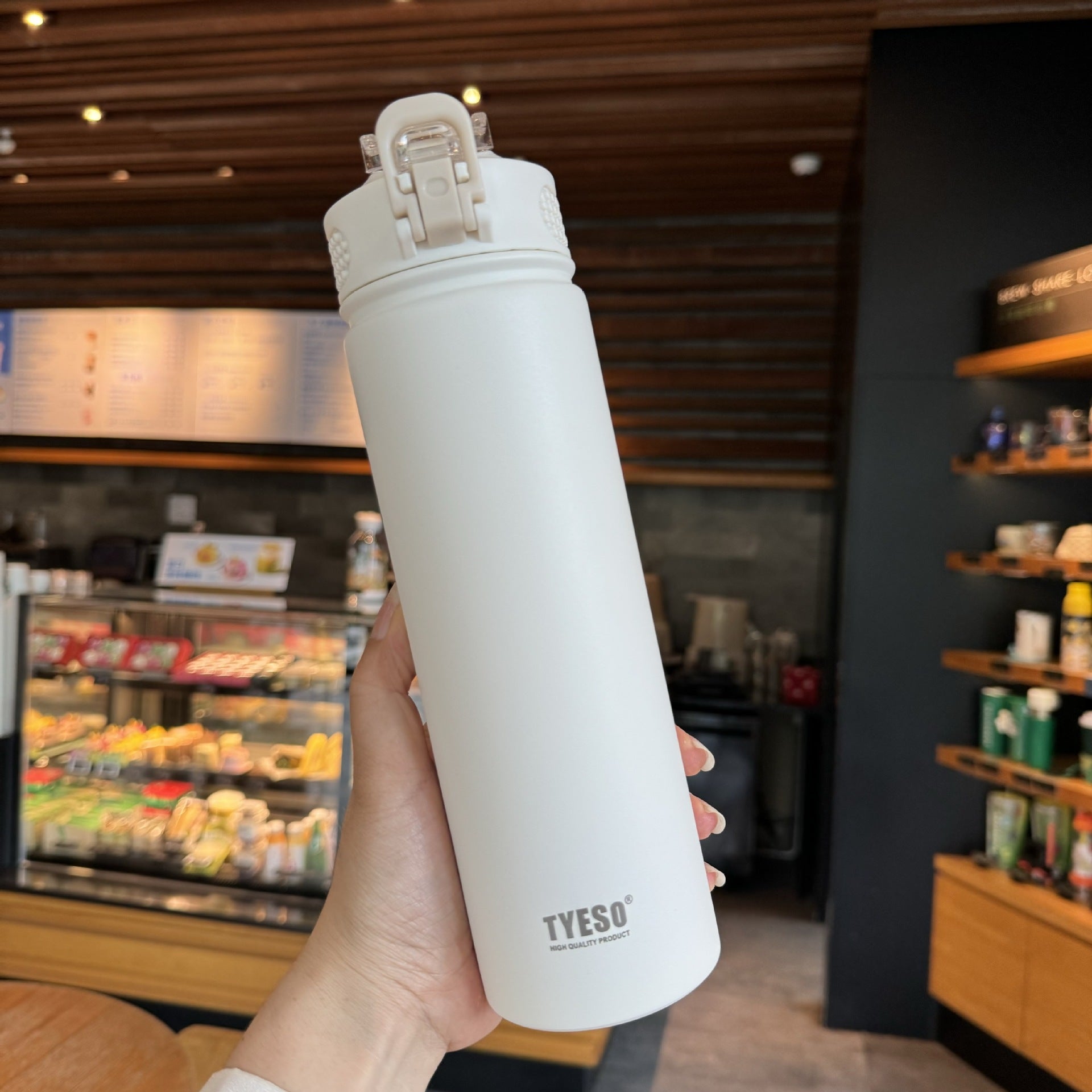 Large capacity thermos cup