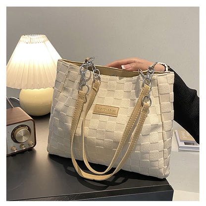 Large-capacity women’s shoulder bag