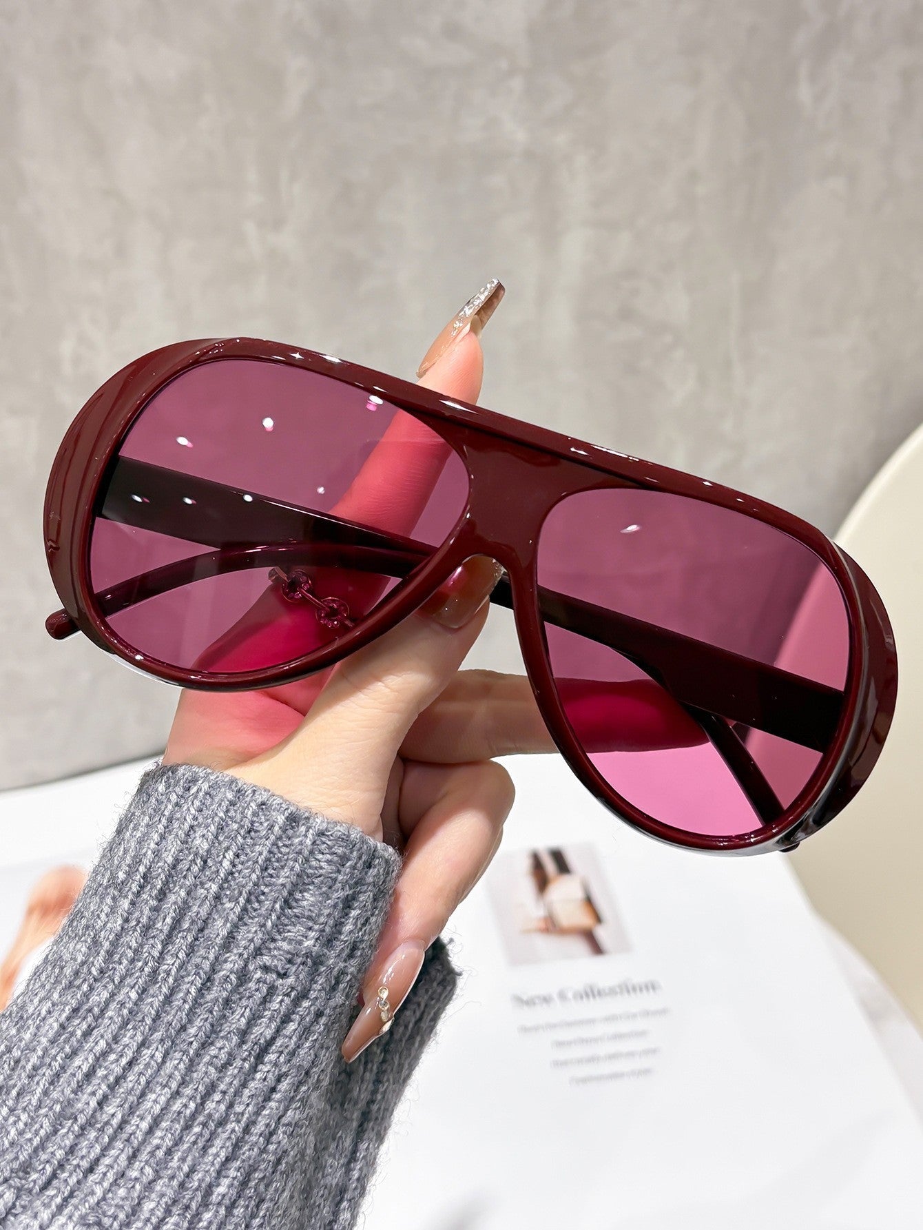 Large-frame sunglasses