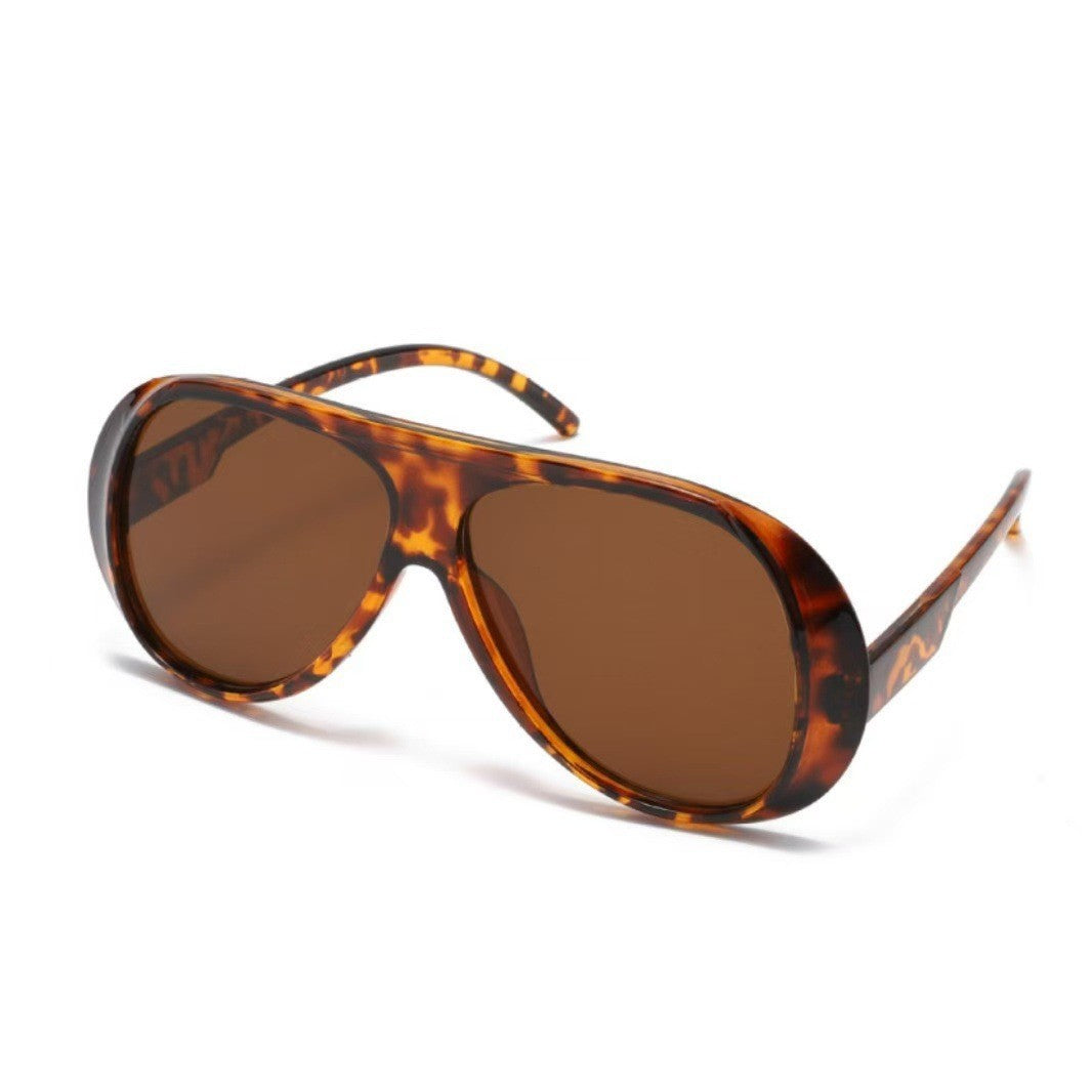 Large-frame sunglasses