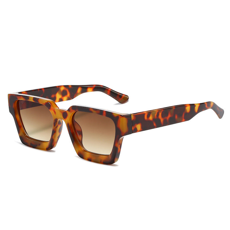 Large-framed polarized sunglasses