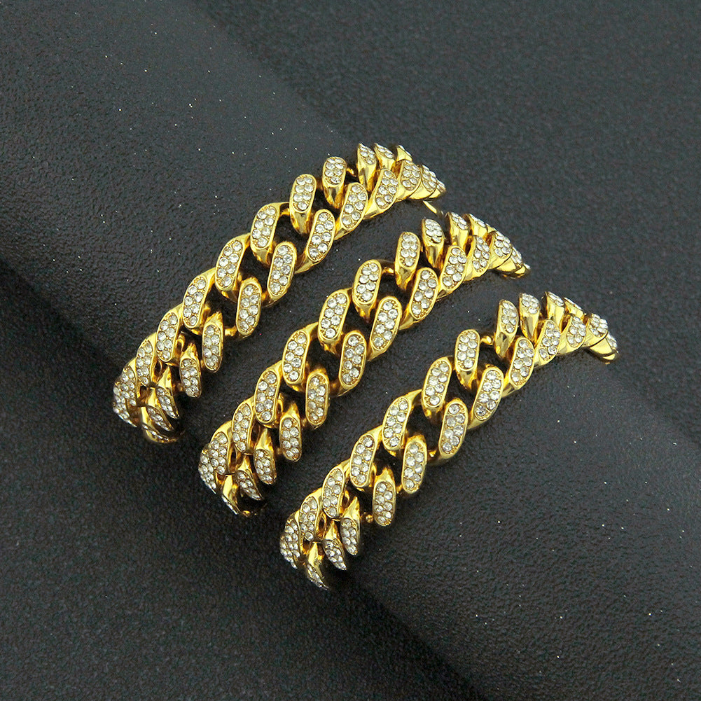 Large gold chain necklace