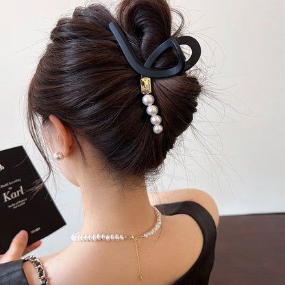 Large Shark Hair Clip with Pearl Decoration